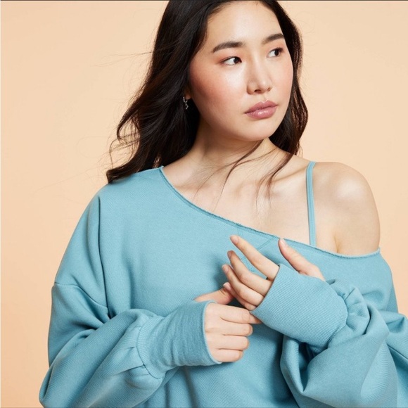 Blogilates Off the Shoulder Sweater In Cameo Blue 1X - Picture 3 of 9